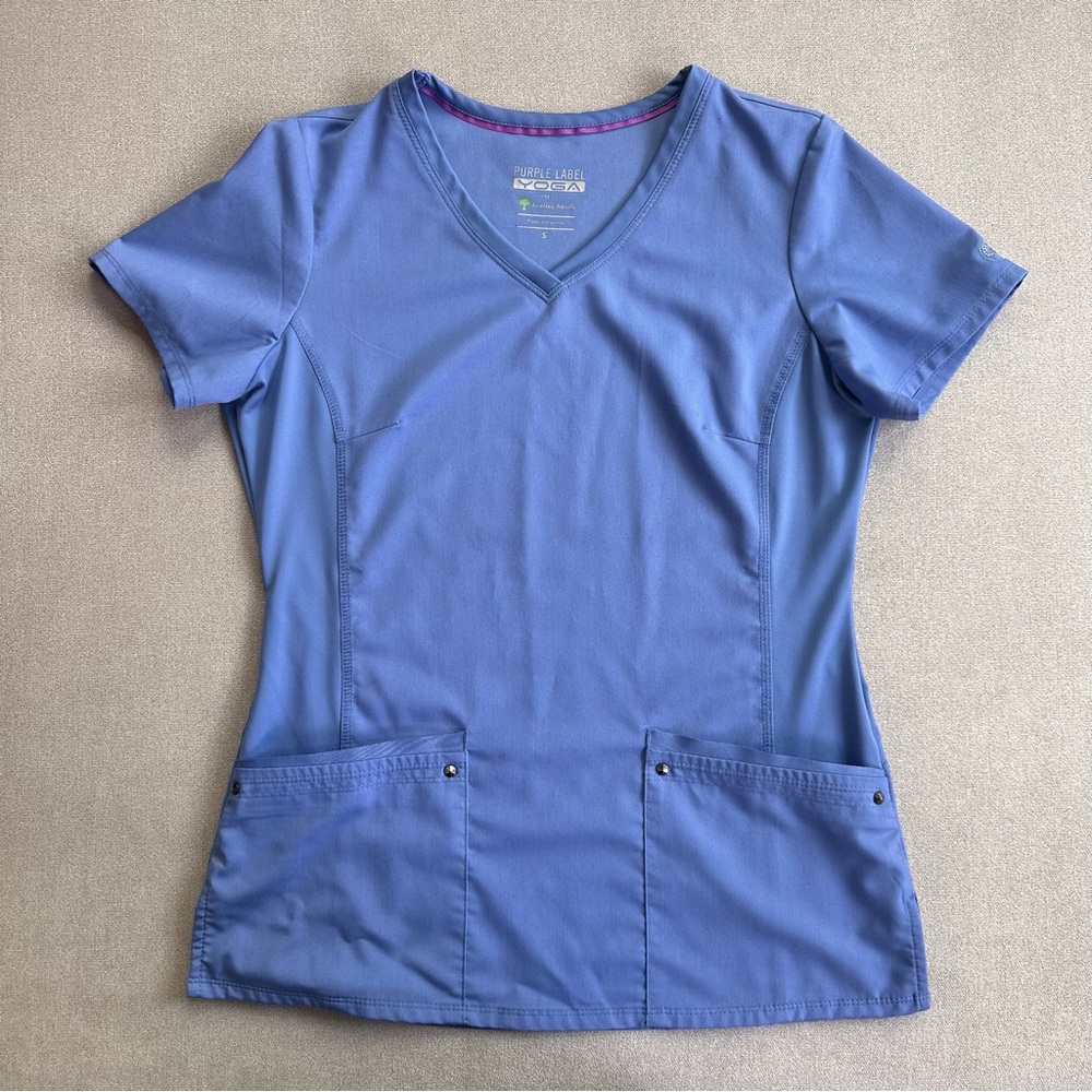 Healing Hands Juliet V-neck Scrub Top. Ceil Blue. Small.